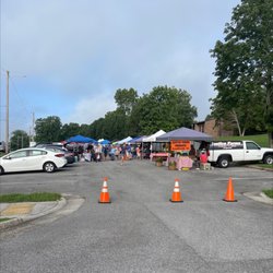 Oak Ridge Farmers' Market - Lots of vendors