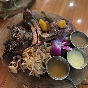 Beelow's Steakhouse - Steakhouses Near Me - Lake Zurich, Illinois