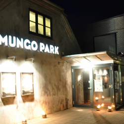Teater Mungo Park - Mungo Park by night.