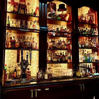 AbracadaBar - aesthetics - Cocktail Bars Near Me - Orlando, Florida