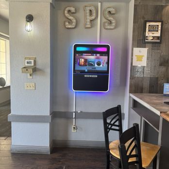 Sugar Pine Smokehouse at the Muni - ..... - American Near Me - Madera, California