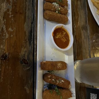 Blind Tiger Pub - Mozzarella sticks - American Near Me - Charleston, South Carolina