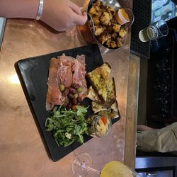 Devlin's - Bar seating