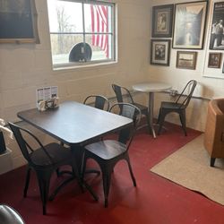 Biondi Biscotti - Inside seating area