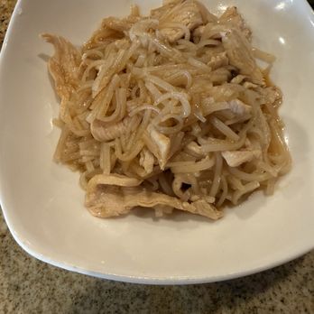 Thai Mama - Kids Stir-Fry Noodle with Chicken - Thai Near Me - Maryland Heights, Missouri Thai Mama - Kids Stir-Fry Noodle with Chicken - Thai Near Me - Maryland Heights, Missouri