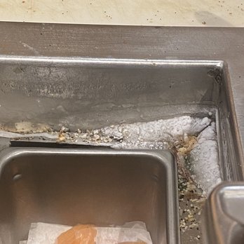 Bruegger's Bagels - Not keeping the cold case clean - Bagels Near Me - Saint Paul, Minnesota