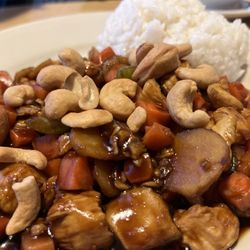Liang's Chinese Restaurant - Cashew chicken