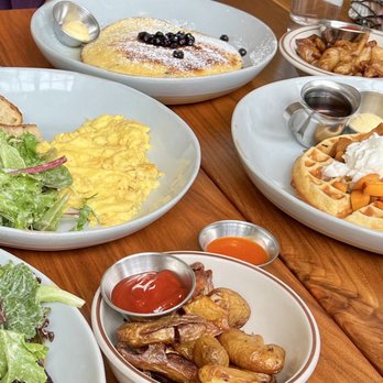 Bowood by Niche - Cacio e Pepe eggs, roasted potatoes, and buttermilk pancakes with blueberries - Breakfast & Brunch Near Me - Saint Louis, Missouri Bowood by Niche - Cacio e Pepe eggs, roasted potatoes, and buttermilk pancakes with blueberries - Breakfast & Brunch Near Me - Saint Louis, Missouri