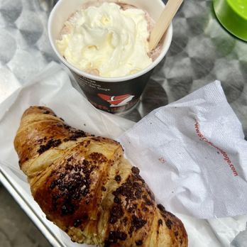 Caffè del Doge - Chocolate croissant and hot chocolate with cream - Cafes Near Me - Venezia, VE
