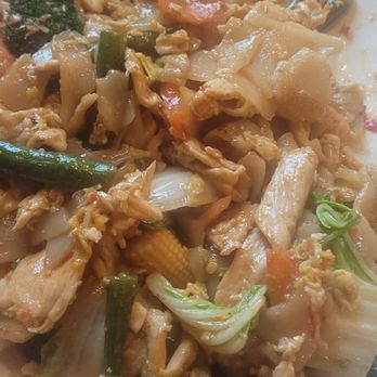 Thai District Restaurant - Drunken noodles - Thai Near Me - Brownsburg, Indiana