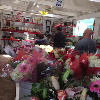 The Lil Red Barn - Fruits & Veggies Near Me - Oxnard, California