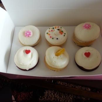 Georgetown Cupcake - Half a dozen - Bakeries Near Me - Bethesda, Maryland Georgetown Cupcake - Half a dozen - Bakeries Near Me - Bethesda, Maryland