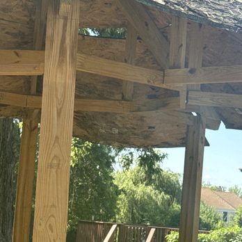 Journi Construction - Falling apart - Carpenters Near Me