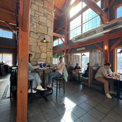 Stockhouse Restaurant & Sandbar Pub - A showstopper interior