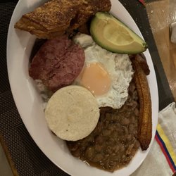 Mi Rinconcito Colombiano - Bandeja paisa!
