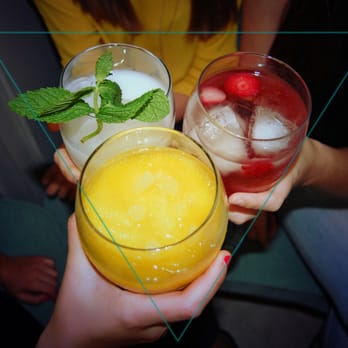 Glass - Cocktails - Cafeteria Near Me - Bormujos, SE