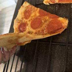 Wolf's Den Pizzeria