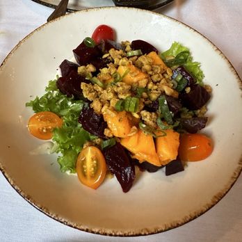 Merriman's - Beet salad - Hawaiian Near Me - Kamuela, Hawaii Merriman's - Beet salad - Hawaiian Near Me - Kamuela, Hawaii