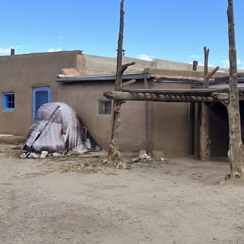 Taos Pueblo - Oven behind home in Pueblo - Landmarks & Historical Buildings Near Me - Taos, New Mexico