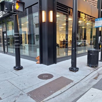 Wintrust Bank - Banks & Credit Unions Near Me - Chicago, Illinois