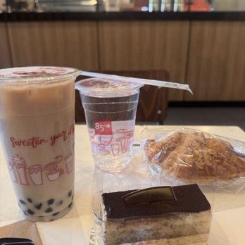 85°C Bakery Cafe-Koreatown - Bakeries Near Me - Los Angeles, California 85°C Bakery Cafe-Koreatown - Bakeries Near Me - Los Angeles, California