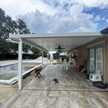 Cricket Pavers - They destroyed my screens in patio - Masonry/Concrete Near Me - Palmetto Bay, Florida
