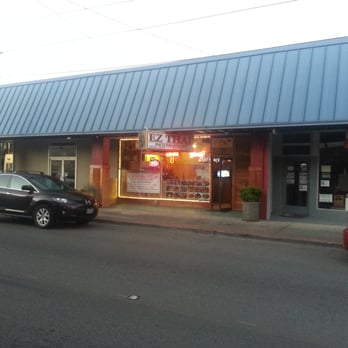 EZ Thai Restaurant - Entrance on Broadway. - Thai Near Me - Coos Bay, Oregon