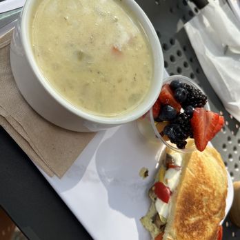 Luna Bakery-Downtown - Corn chowder and veggie panini - Cafes Near Me - Cleveland, Ohio