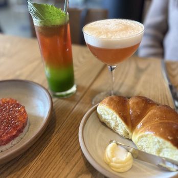 Ernest - Sushi Rice, Shiso and Tonic, Ostrich, Parker House Rolls - New American Near Me - San Francisco, California
