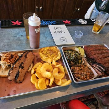 Bee’s Barbecue - OTR - Multiple foods selections. Great atmosphere - Barbeque Near Me - Cincinnati, Ohio