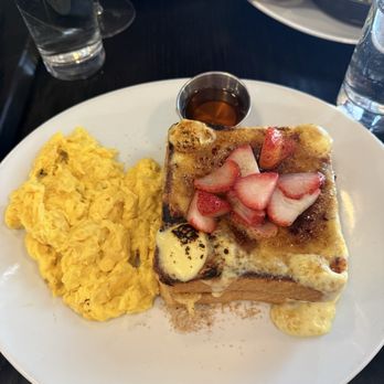 Karrington Rowe - Cremé brûlée French Toast and scrambled eggs - New American Near Me - Brentwood, Tennessee