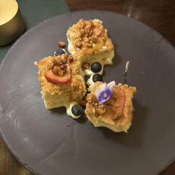 Vintage Books - Tres Leche - Speakeasies Near Me - Honolulu, Hawaii