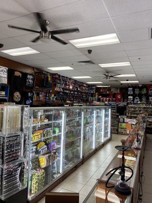 Sal's Tobacco, 2563 N 11th Ave, Hanford, CA 93230, US