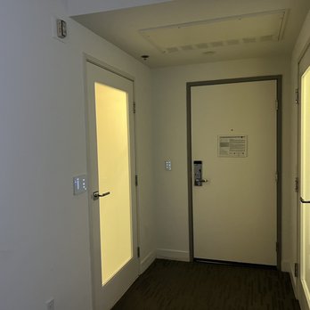 Huntley - Inside - Hotels Near Me - Santa Monica, California Huntley - Inside - Hotels Near Me - Santa Monica, California