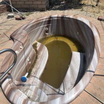 Roberto's Pool Service and Repair - The spa before the went to work - Pool & Hot Tub Service Near Me - orange, California Roberto's Pool Service and Repair - The spa before the went to work - Pool & Hot Tub Service Near Me - orange, California