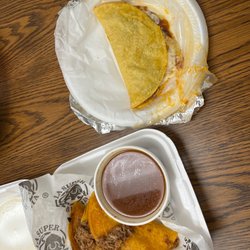 La Súper Birria - Quesabirriria + 3 birra tacos + consume + Horchata
