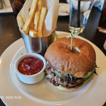 Cedric's Tavern - Pork burger - Pubs Near Me - Asheville, North Carolina