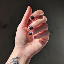 Daydreams Beauty Studio - Gel polish on natural nails.