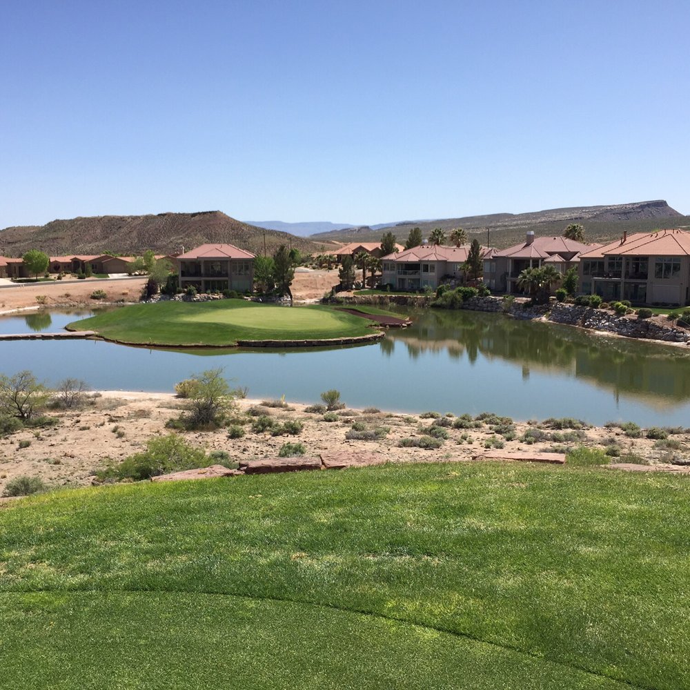 Sunbrook Golf Course - Par 3 island hole - Golf Near Me - Saint George, Utah Sunbrook Golf Course - Par 3 island hole - Golf Near Me - Saint George, Utah