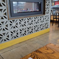 Bang Bang Kitchen - Nice fireplace