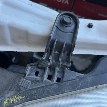 Carvana Glendale - Broken headlight - Car Buyers Near Me - Peoria, Arizona