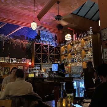 Pagliacci's - Bar - Seafood Near Me - Victoria, British Columbia Pagliacci's - Bar - Seafood Near Me - Victoria, British Columbia
