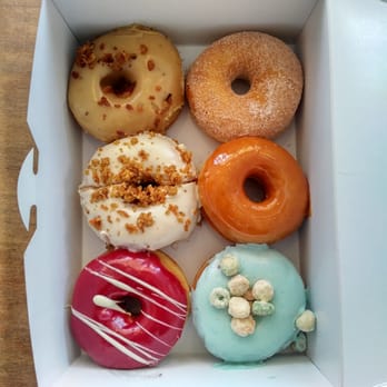 SuzyQ Doughnuts Hintonburg - 10$ for 6 is the way to go - Donuts Near Me - Ottawa, Ontario