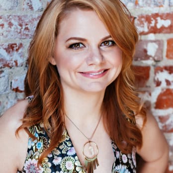 Haley McLain Photography - Seattle personal branding / headshots - Session Photography Near Me