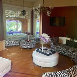 M & M Victorian Inn - Lounge area