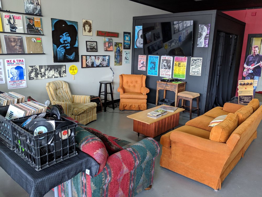 Buck's Records Logo