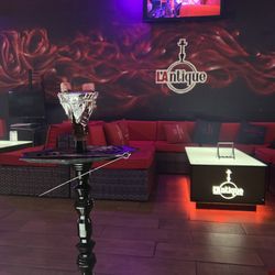 L'Antique Cafe & Hookah Lounge - Hookah