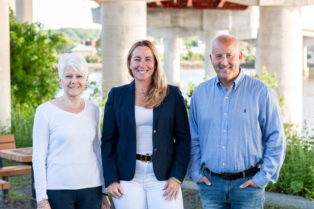 THE APRIL COHEN TEAM DUSTON LEDDY REAL ESTATE Updated September 2024 382A Cottage Rd