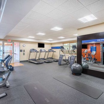 Hampton Inn Oxford - Health club fitness center gym - Hotels Near Me - Oxford, Maine Hampton Inn Oxford - Health club fitness center gym - Hotels Near Me - Oxford, Maine