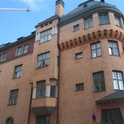 Katajanokka - ... and another "castle" in salmon pink :o)